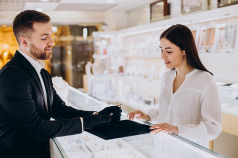 How to Choose the Perfect Engagement Ring in the Cayman Islands